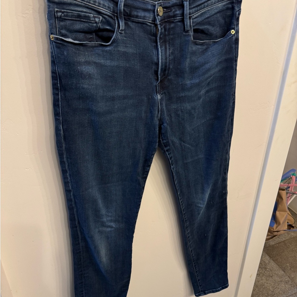 FRAME Denim Skinny Jeans in Dark Wash (31)